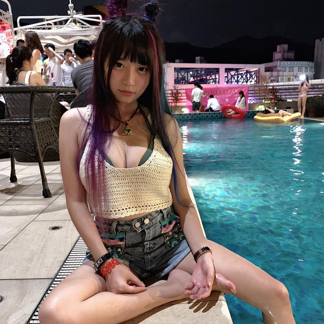 情色-『泥泥學姐』最胸猛的夥伴『紳士龍蝦』！-情色-情趣No.1-PLAYNO.1玩樂達人